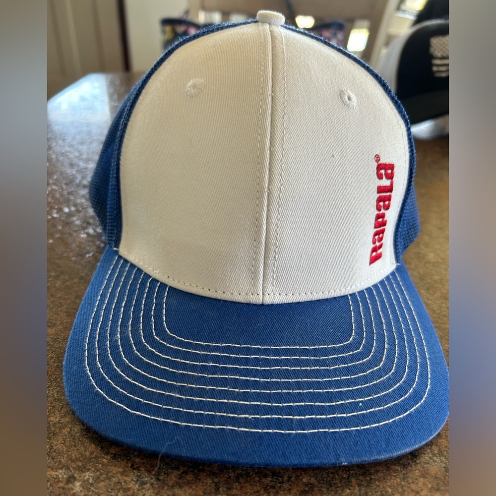 Snap back hat